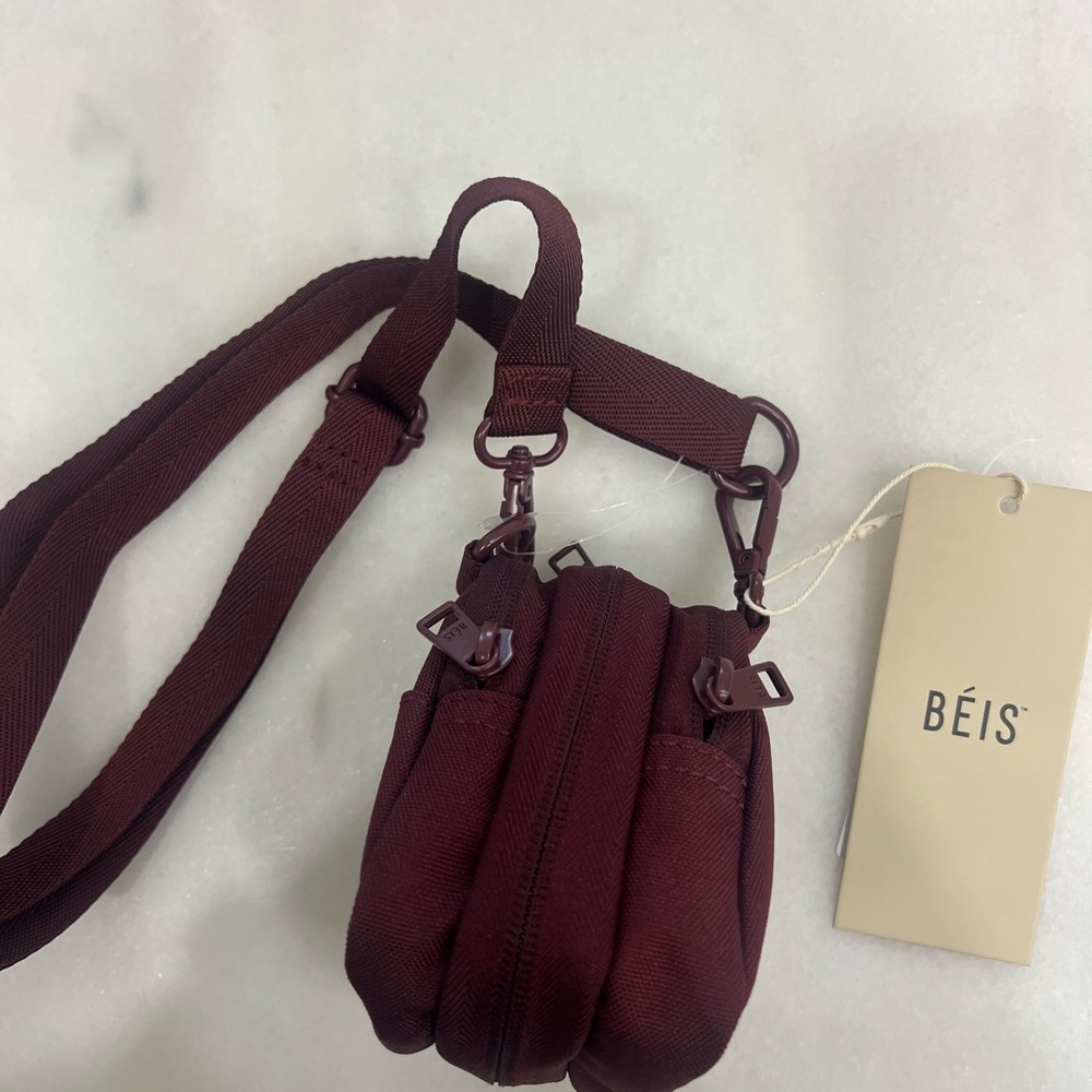 BEIS EXPANDABLE CROSSBODY CHARM IN BURGUNDY - Picture 2 of 9